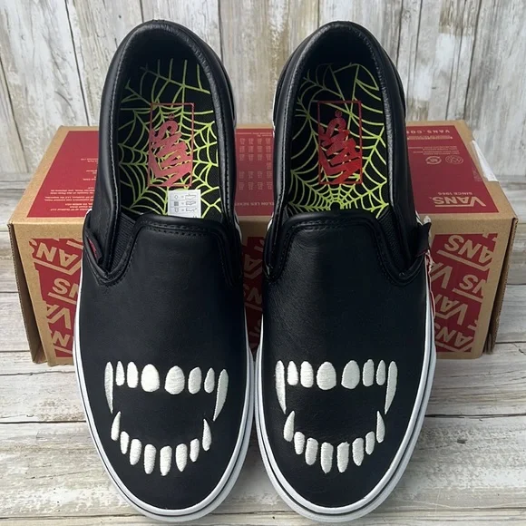 Vans classic slip on Fangs sneaker - Picture 3 of 5